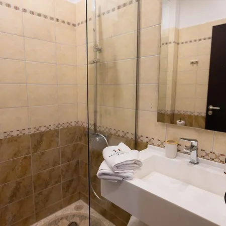 Hotel Majestic Radhimë