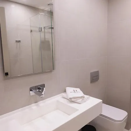 Majestic 酒店 Radhimë