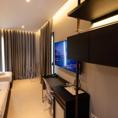 Majestic 酒店 Radhimë