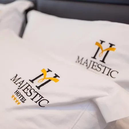 Majestic فندق Radhimë