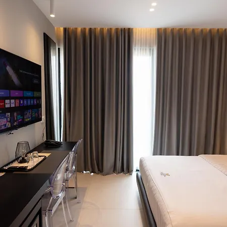 فندق Majestic Radhimë