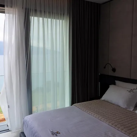 Majestic 4* Radhimë