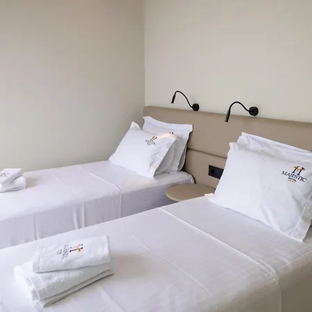 Majestic Ξενοδοχείο 4*