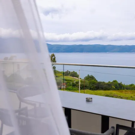 فندق Majestic Radhimë