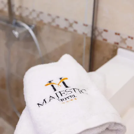 Отель Majestic