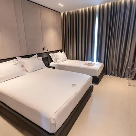 Отель Majestic 4*