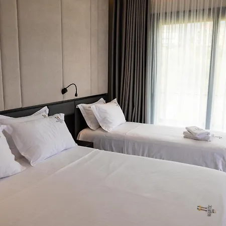 Hotel Majestic Radhimë