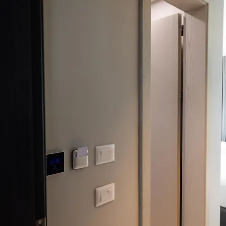 Majestic מלון 4*