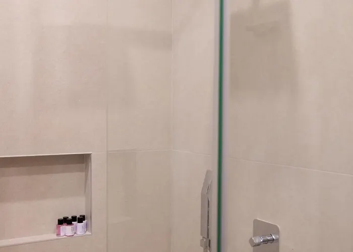 Ξενοδοχείο Majestic Radhimë