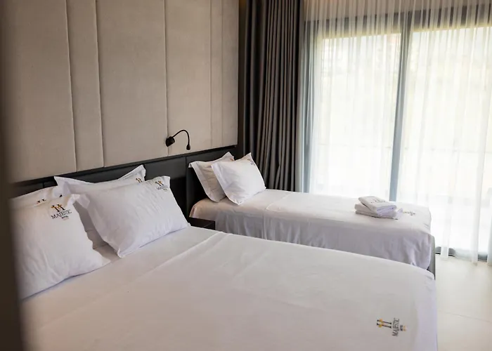 Ξενοδοχείο Majestic Radhimë